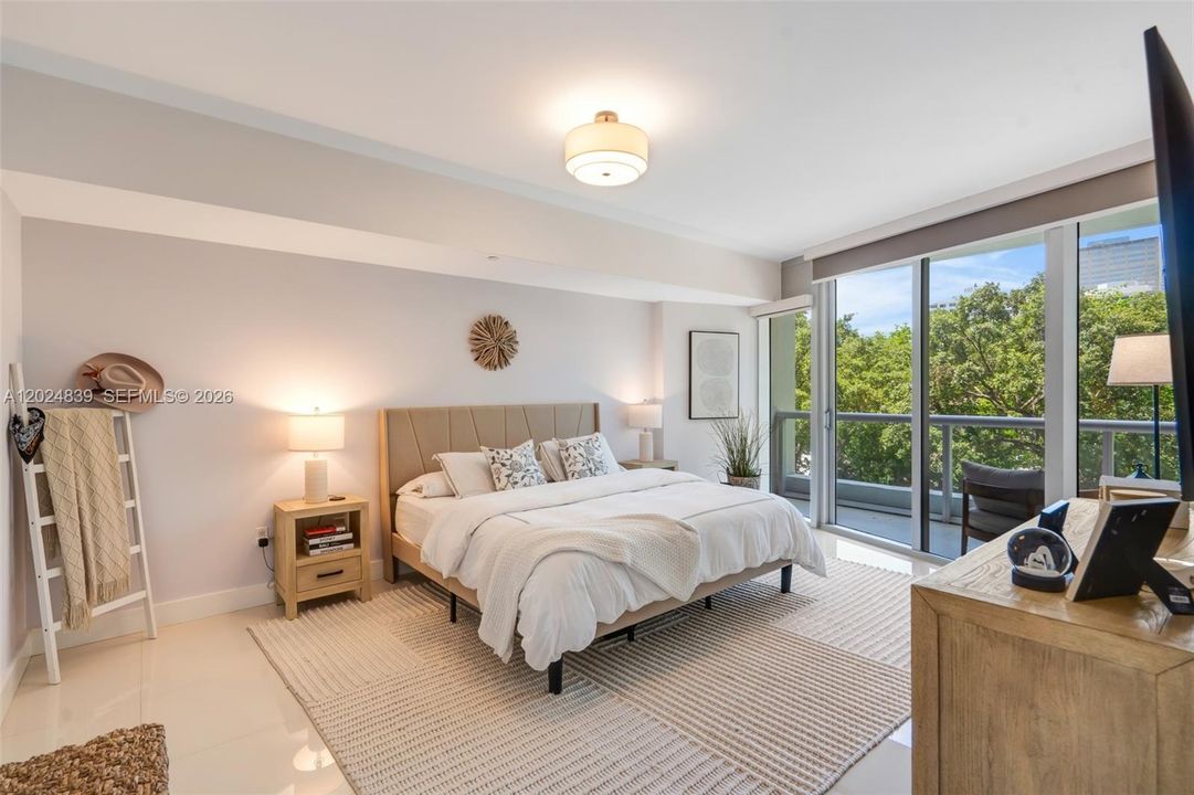 For Sale: $595,000 (1 beds, 1 baths, 1035 Square Feet)