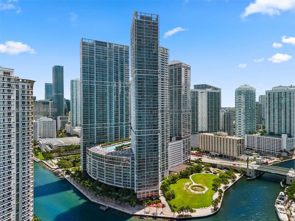 For Sale: $595,000 (1 beds, 1 baths, 1035 Square Feet)
