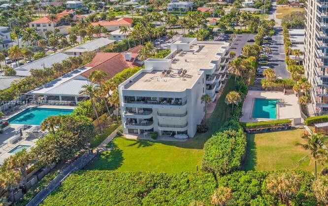 For Rent: $8,000 (2 beds, 2 baths, 1047 Square Feet)