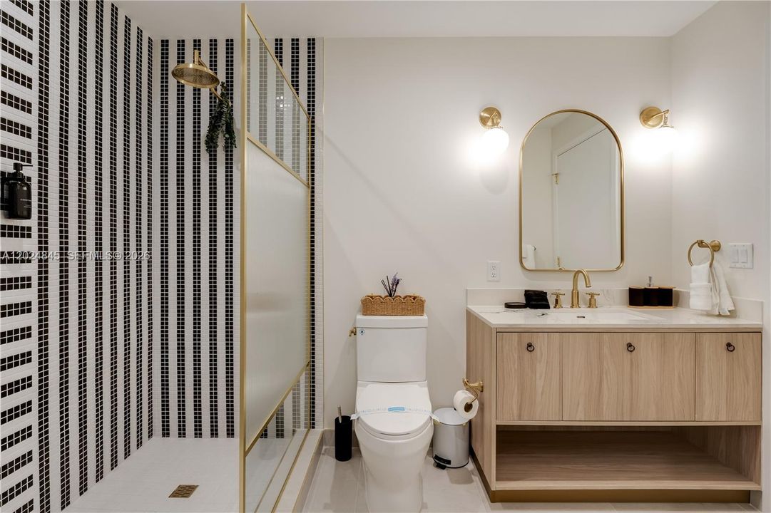 For Rent: $4,500 (1 beds, 1 baths, 650 Square Feet)