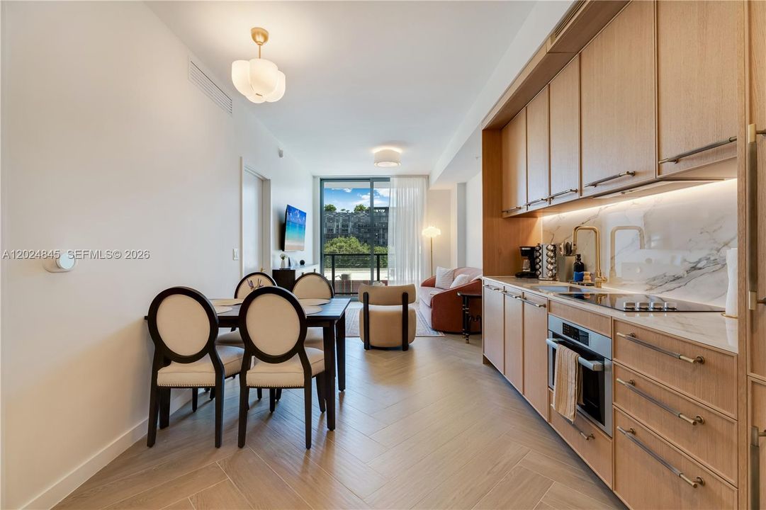 For Rent: $4,500 (1 beds, 1 baths, 650 Square Feet)