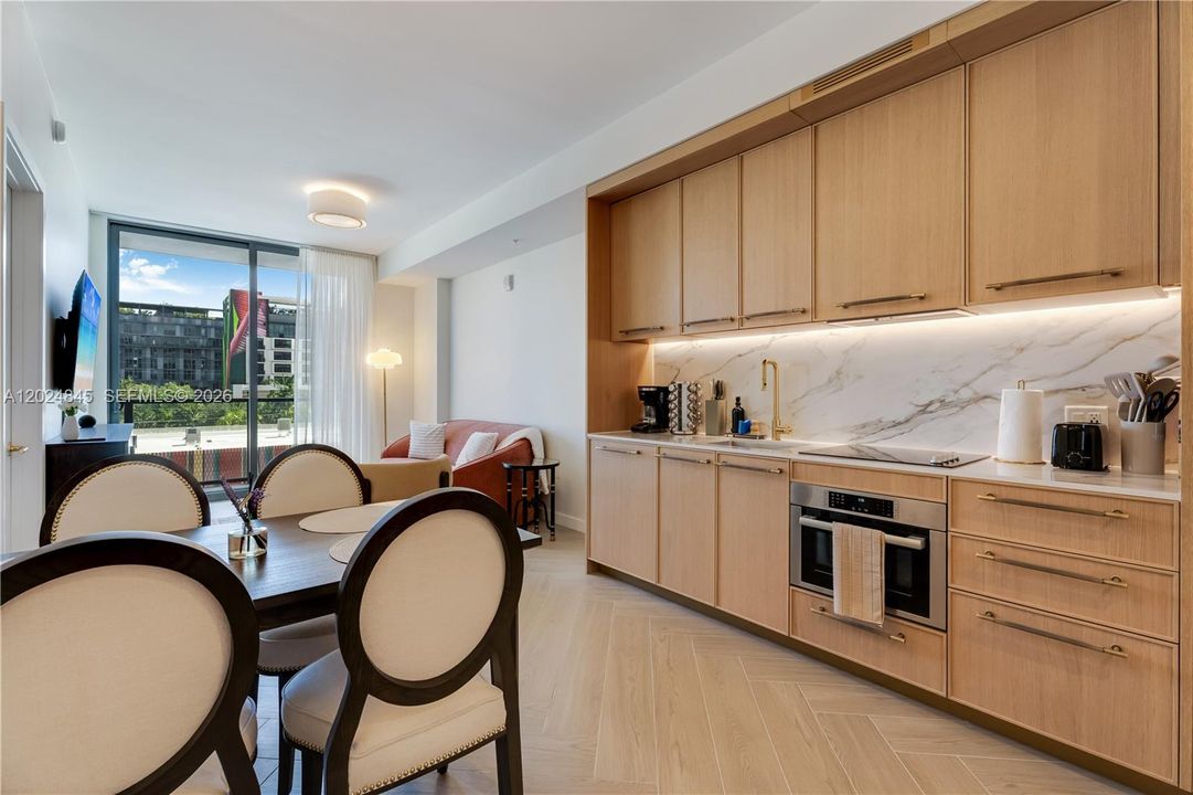 For Rent: $4,500 (1 beds, 1 baths, 650 Square Feet)