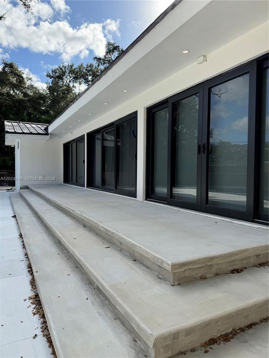 For Rent: $8,500 (4 beds, 3 baths, 2123 Square Feet)