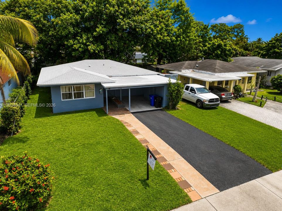For Sale: $405,000 (3 beds, 2 baths, 1331 Square Feet)