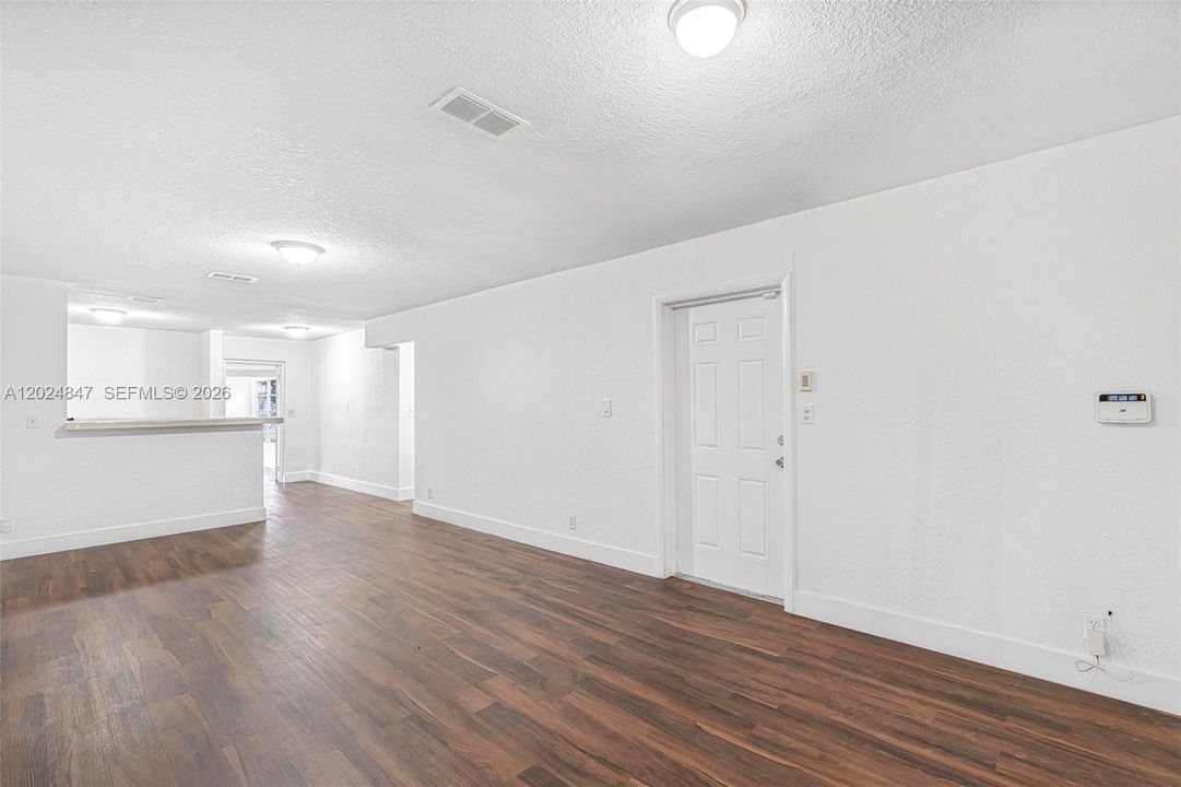 For Sale: $405,000 (3 beds, 2 baths, 1331 Square Feet)