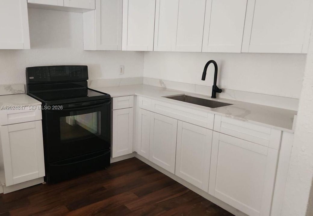 For Sale: $405,000 (3 beds, 2 baths, 1331 Square Feet)