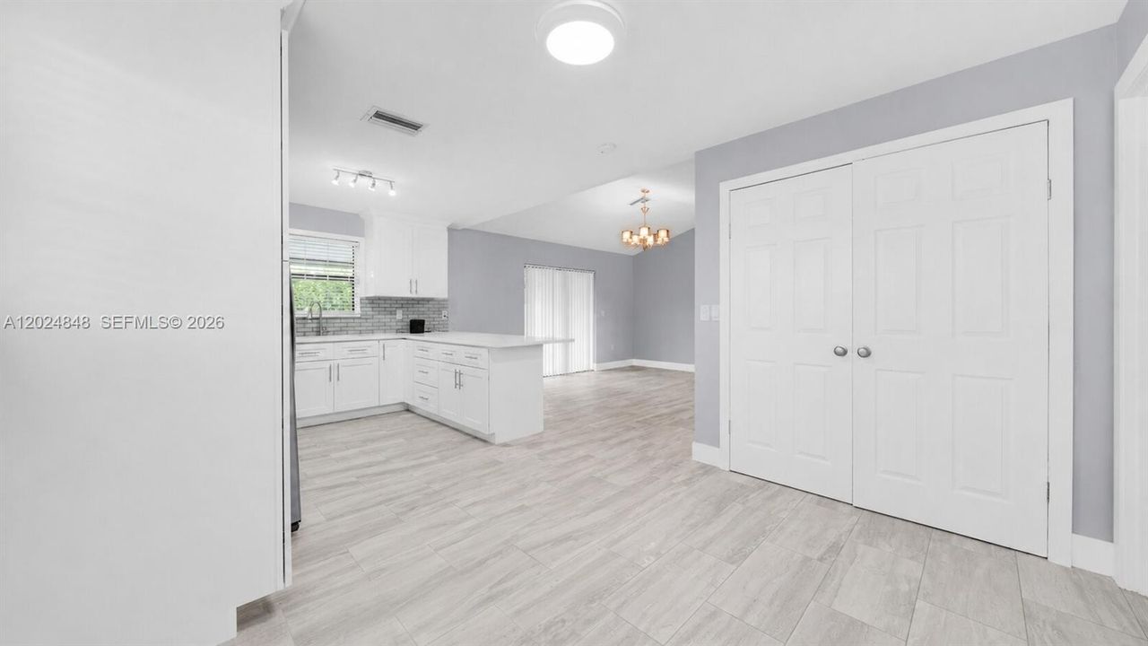 Active With Contract: $2,400 (2 beds, 2 baths, 1233 Square Feet)