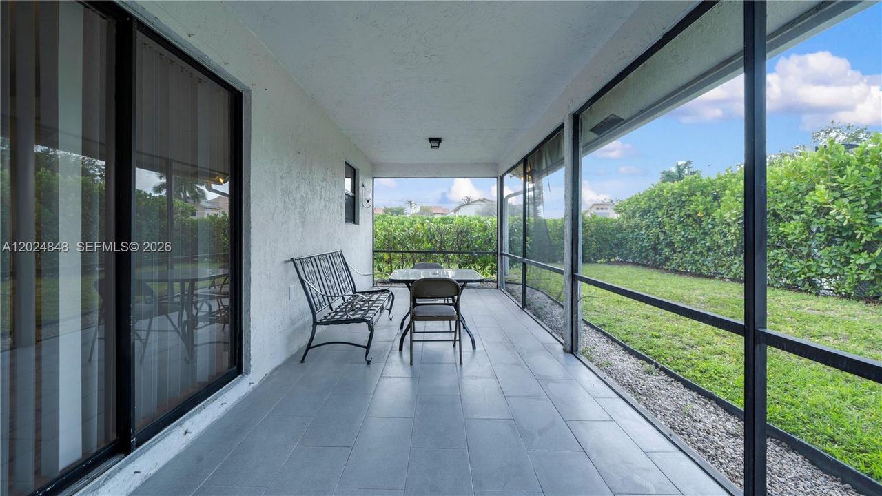 Active With Contract: $2,400 (2 beds, 2 baths, 1233 Square Feet)