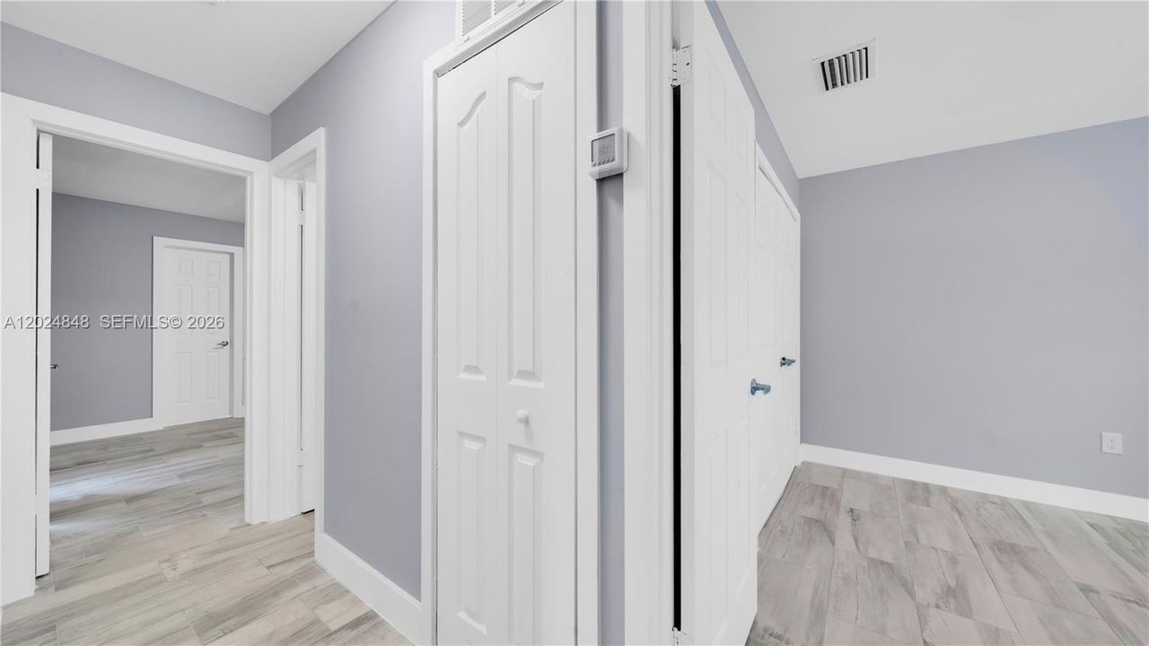 Active With Contract: $2,400 (2 beds, 2 baths, 1233 Square Feet)
