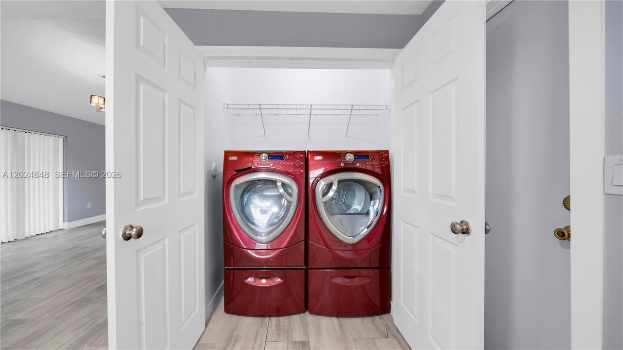 Active With Contract: $2,400 (2 beds, 2 baths, 1233 Square Feet)