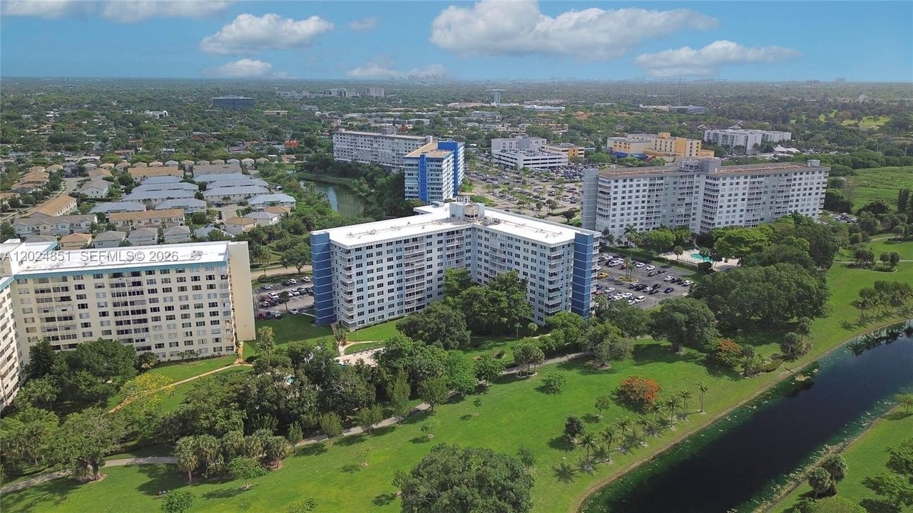For Sale: $150,000 (1 beds, 1 baths, 844 Square Feet)