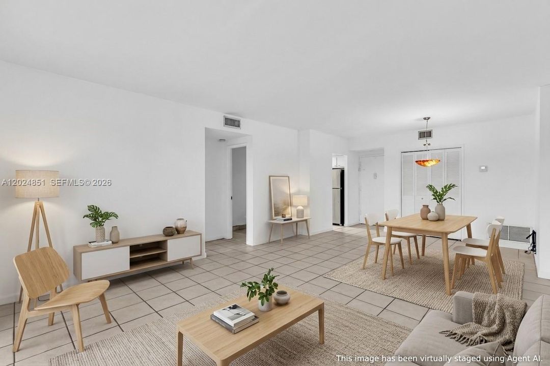 For Sale: $150,000 (1 beds, 1 baths, 844 Square Feet)
