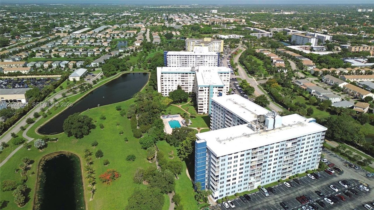 For Sale: $150,000 (1 beds, 1 baths, 844 Square Feet)