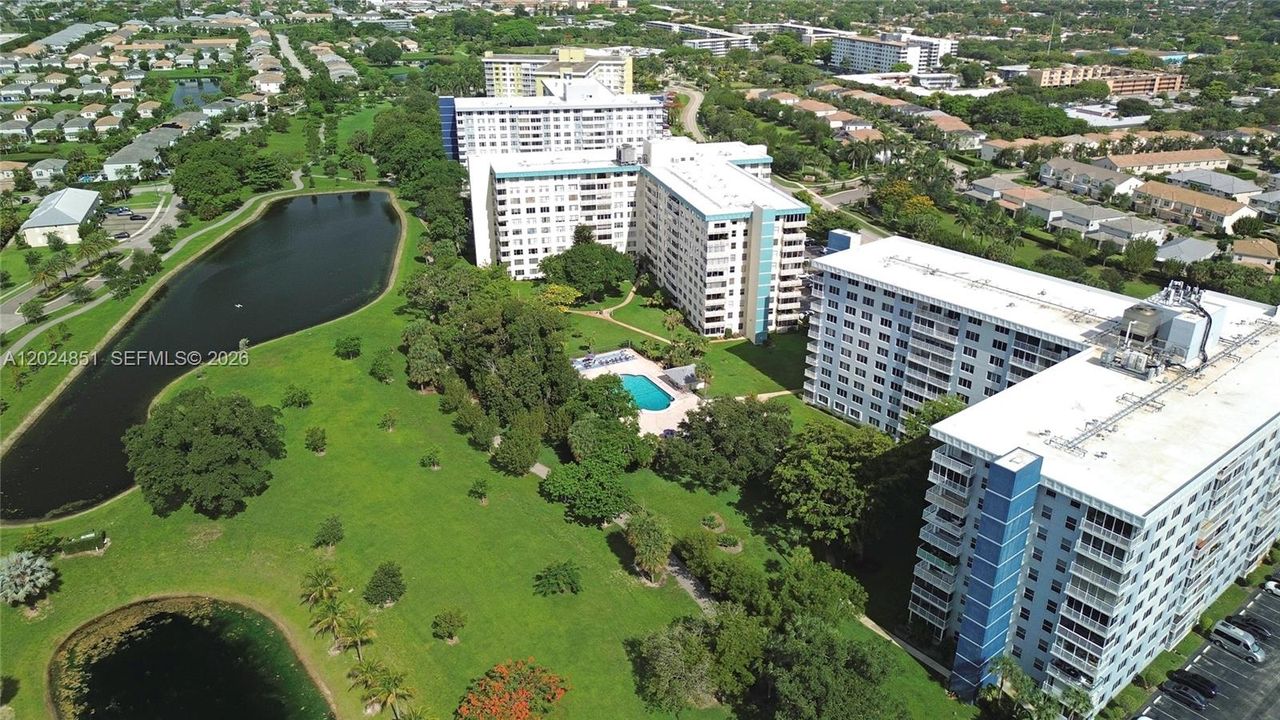 For Sale: $150,000 (1 beds, 1 baths, 844 Square Feet)
