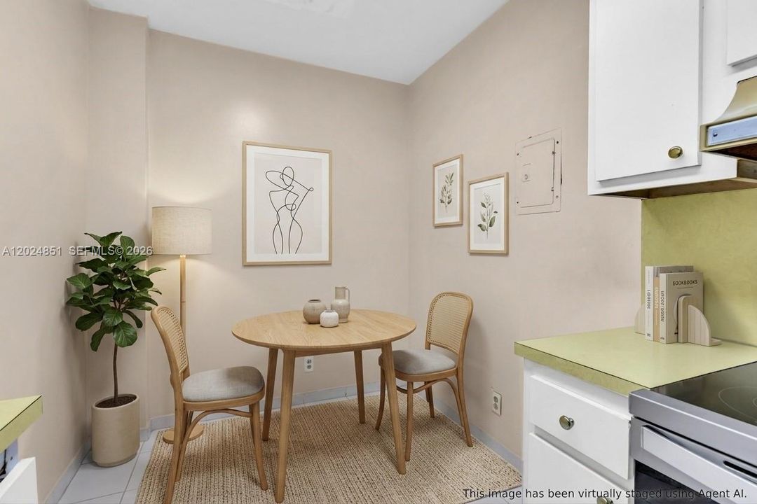 For Sale: $150,000 (1 beds, 1 baths, 844 Square Feet)