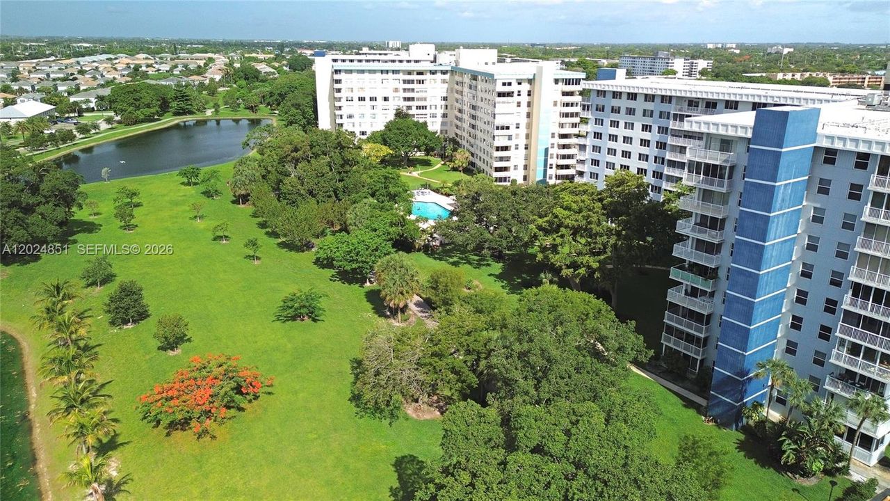 For Sale: $150,000 (1 beds, 1 baths, 844 Square Feet)