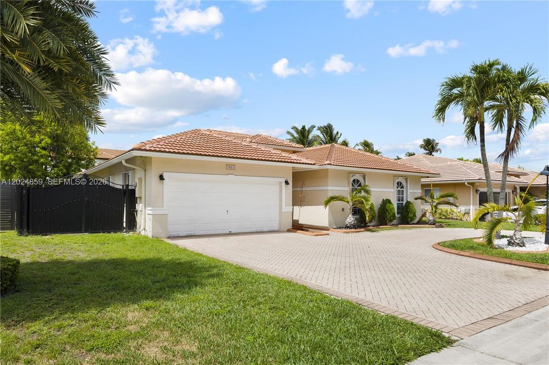 Active With Contract: $895,000 (4 beds, 2 baths, 2162 Square Feet)