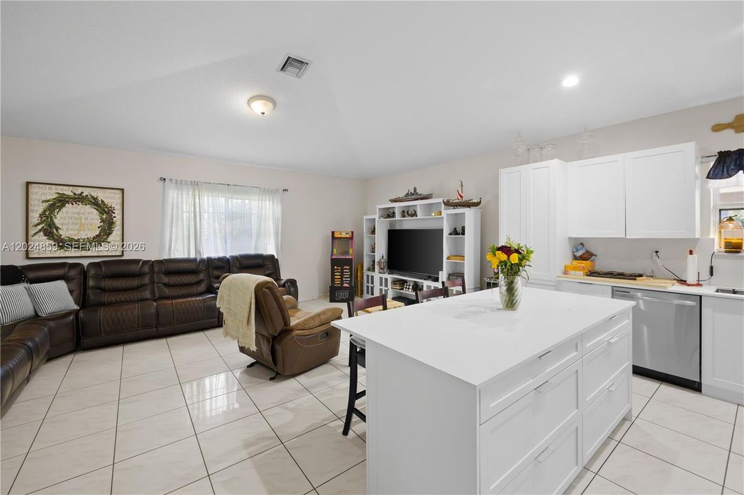 Active With Contract: $895,000 (4 beds, 2 baths, 2162 Square Feet)