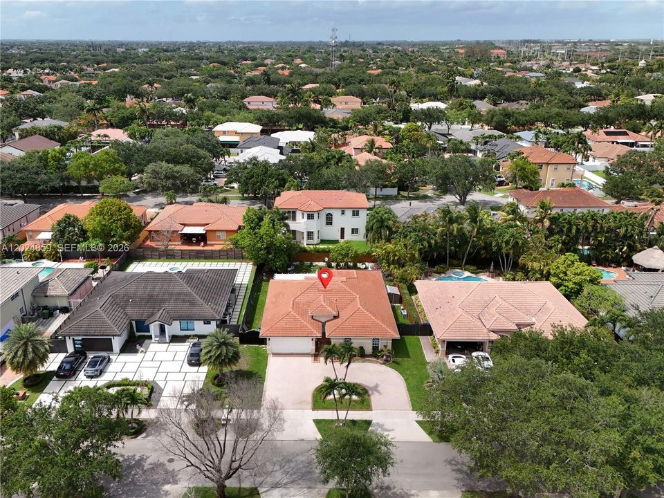 Active With Contract: $895,000 (4 beds, 2 baths, 2162 Square Feet)