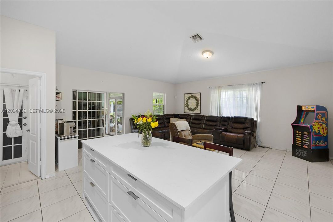 Active With Contract: $895,000 (4 beds, 2 baths, 2162 Square Feet)