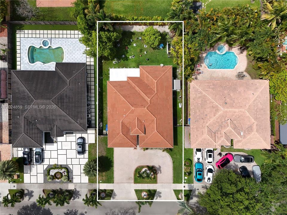 Active With Contract: $895,000 (4 beds, 2 baths, 2162 Square Feet)