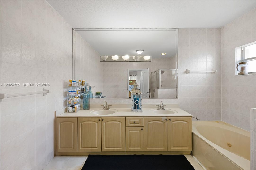 Active With Contract: $895,000 (4 beds, 2 baths, 2162 Square Feet)