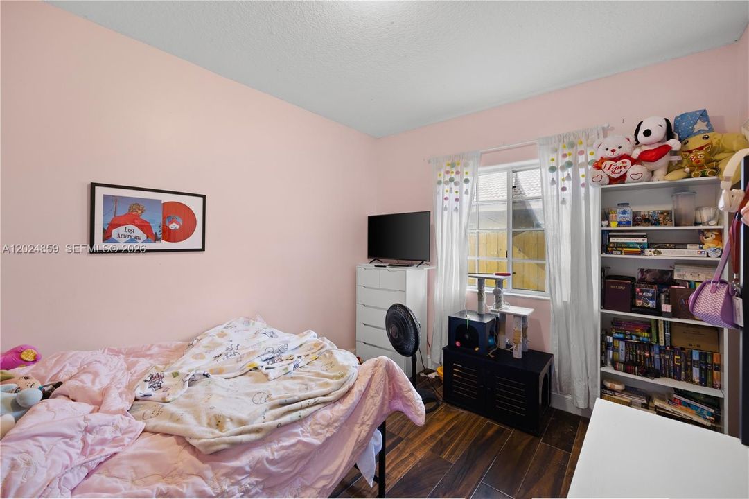 Active With Contract: $895,000 (4 beds, 2 baths, 2162 Square Feet)