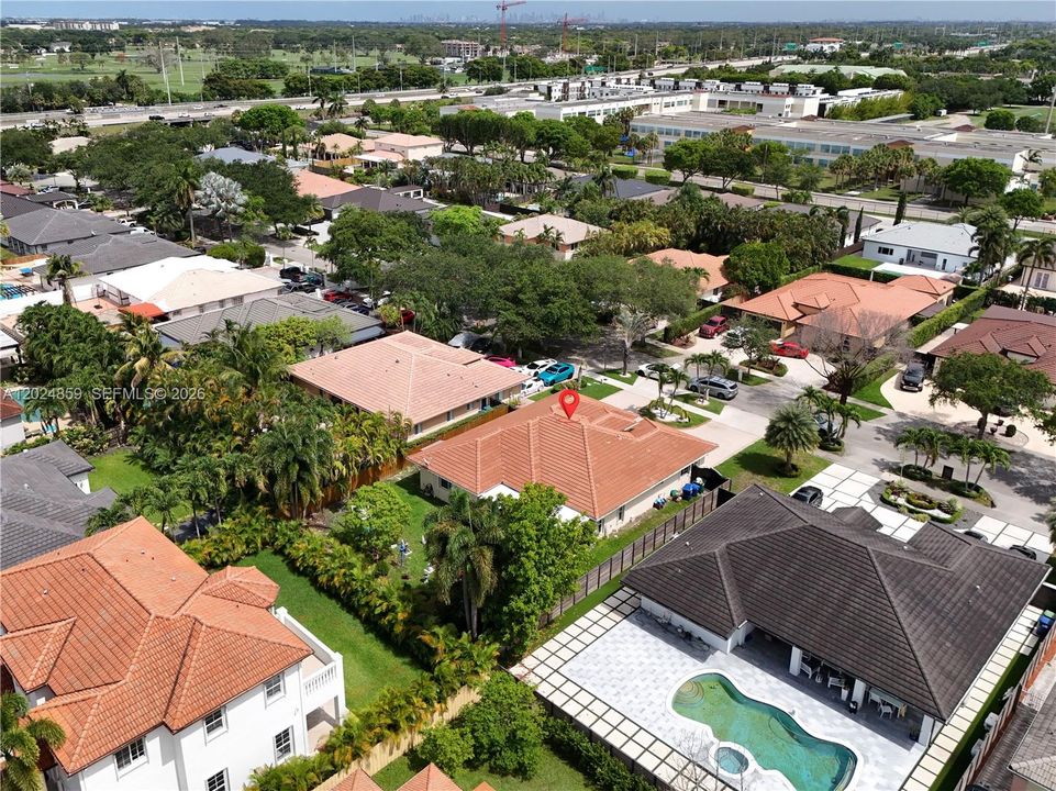Active With Contract: $895,000 (4 beds, 2 baths, 2162 Square Feet)