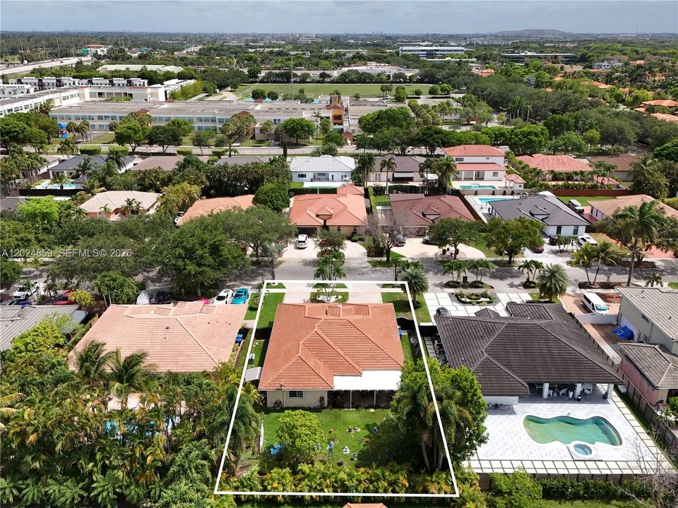 Active With Contract: $895,000 (4 beds, 2 baths, 2162 Square Feet)