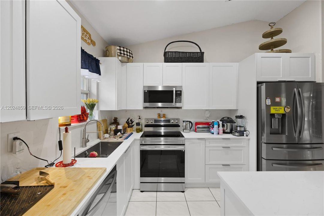 Active With Contract: $895,000 (4 beds, 2 baths, 2162 Square Feet)