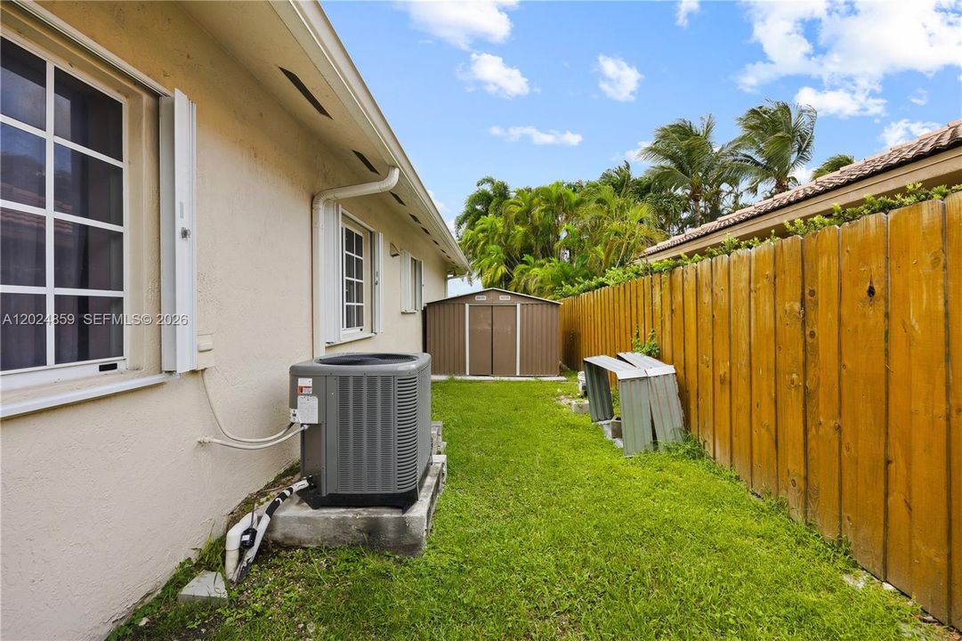 Active With Contract: $895,000 (4 beds, 2 baths, 2162 Square Feet)