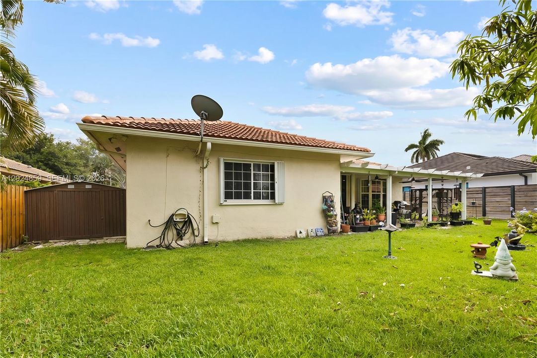 Active With Contract: $895,000 (4 beds, 2 baths, 2162 Square Feet)
