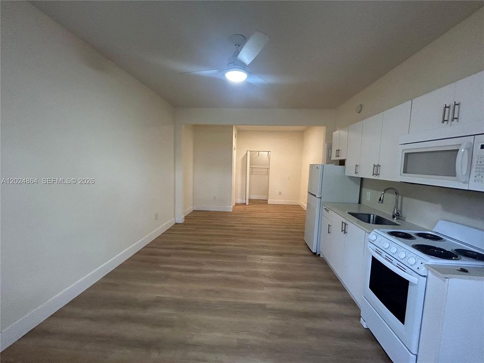 В аренду: $1,450 (0 спален, 1 ванн, 0 Квадратных фут)