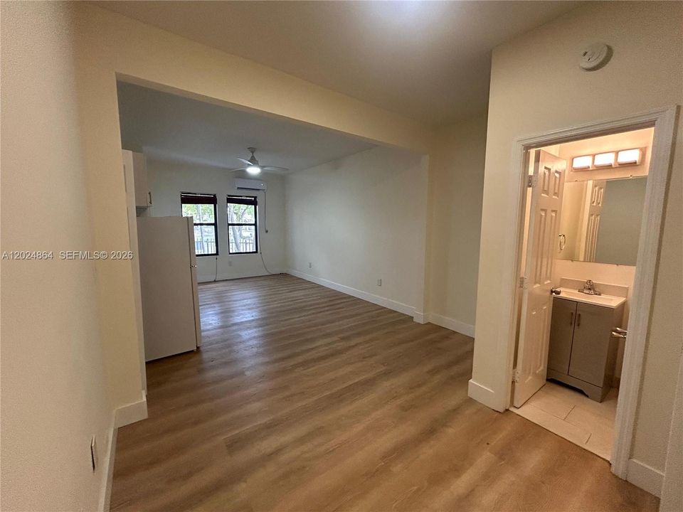 В аренду: $1,450 (0 спален, 1 ванн, 0 Квадратных фут)