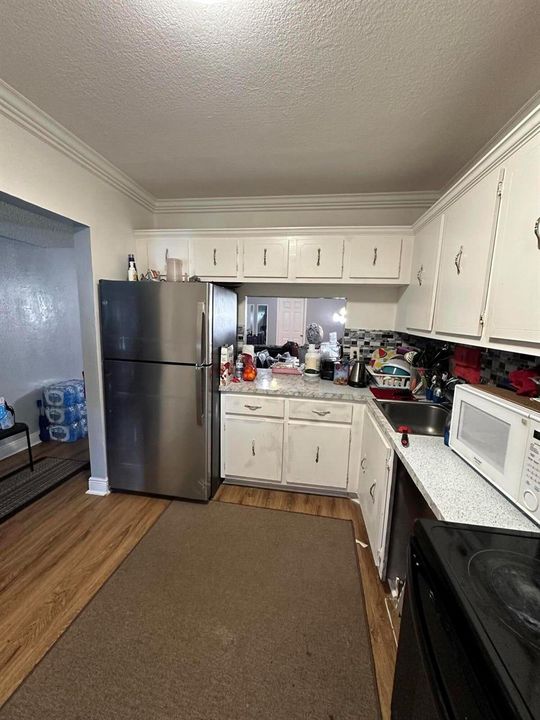 8341 SANDS POINT KITCHEN 2