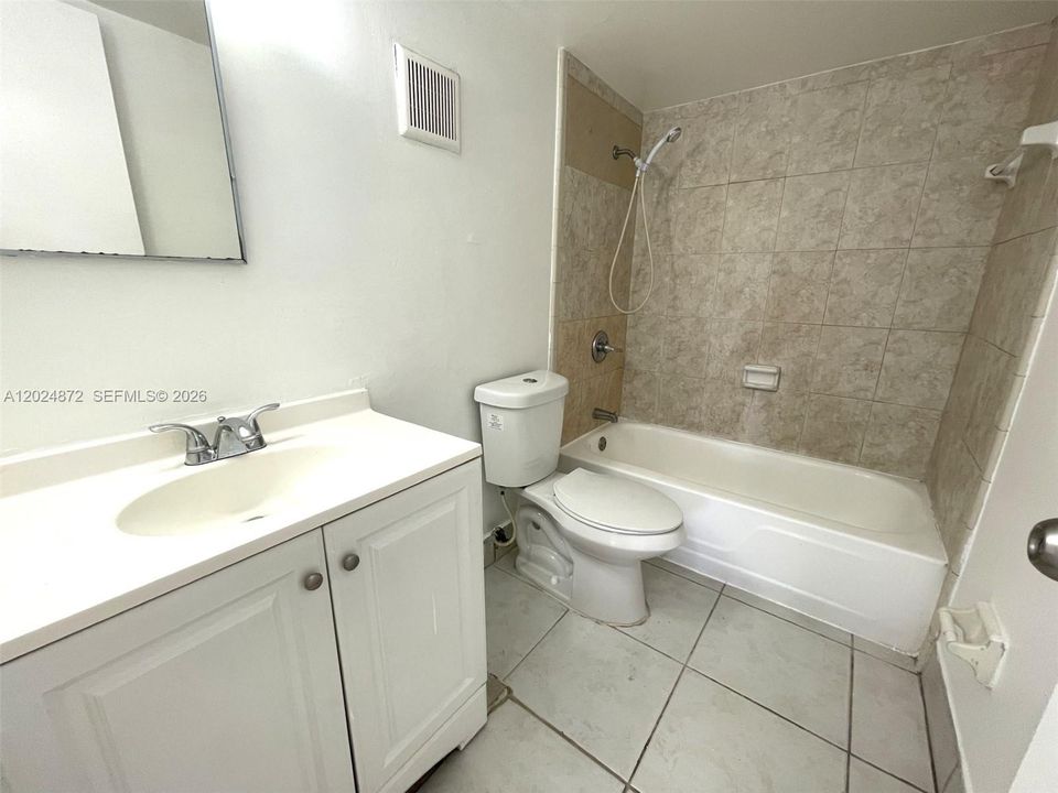 For Rent: $2,400 (3 beds, 2 baths, 1249 Square Feet)