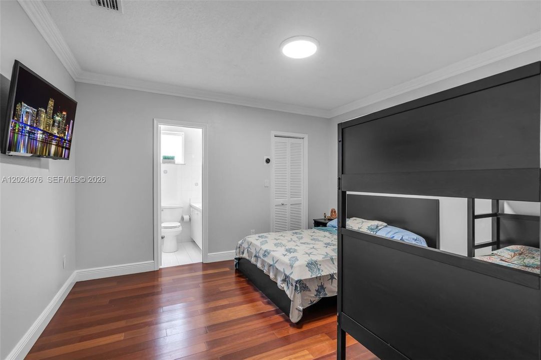 En Venta: $3,500,000 (4 camas, 3 baños, 2687 Pies cuadrados)