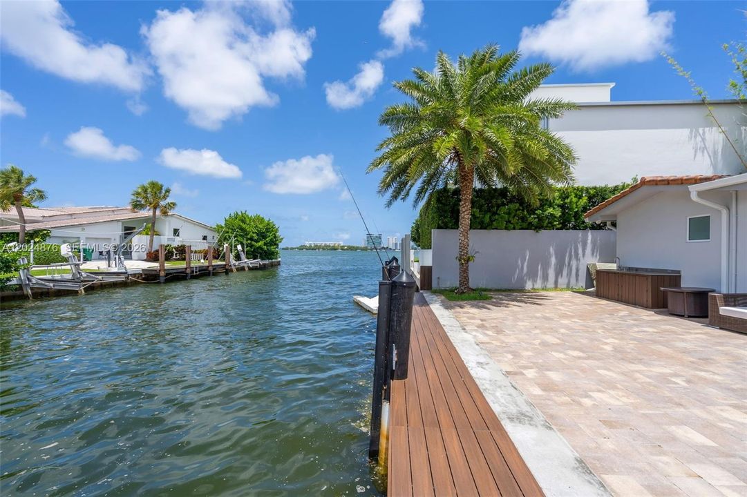 En Venta: $3,500,000 (4 camas, 3 baños, 2687 Pies cuadrados)
