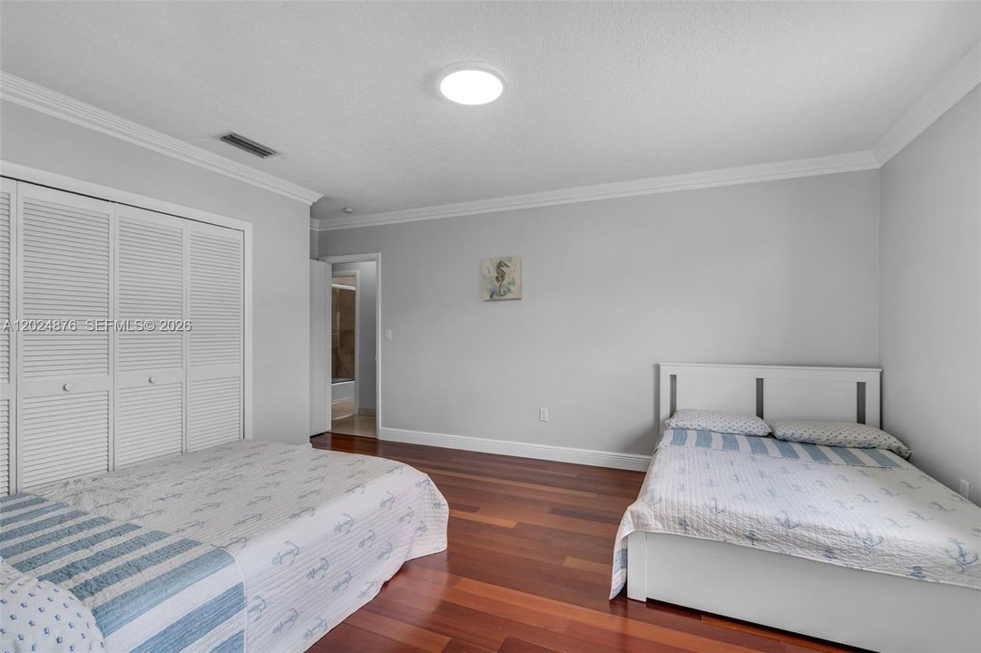 En Venta: $3,500,000 (4 camas, 3 baños, 2687 Pies cuadrados)