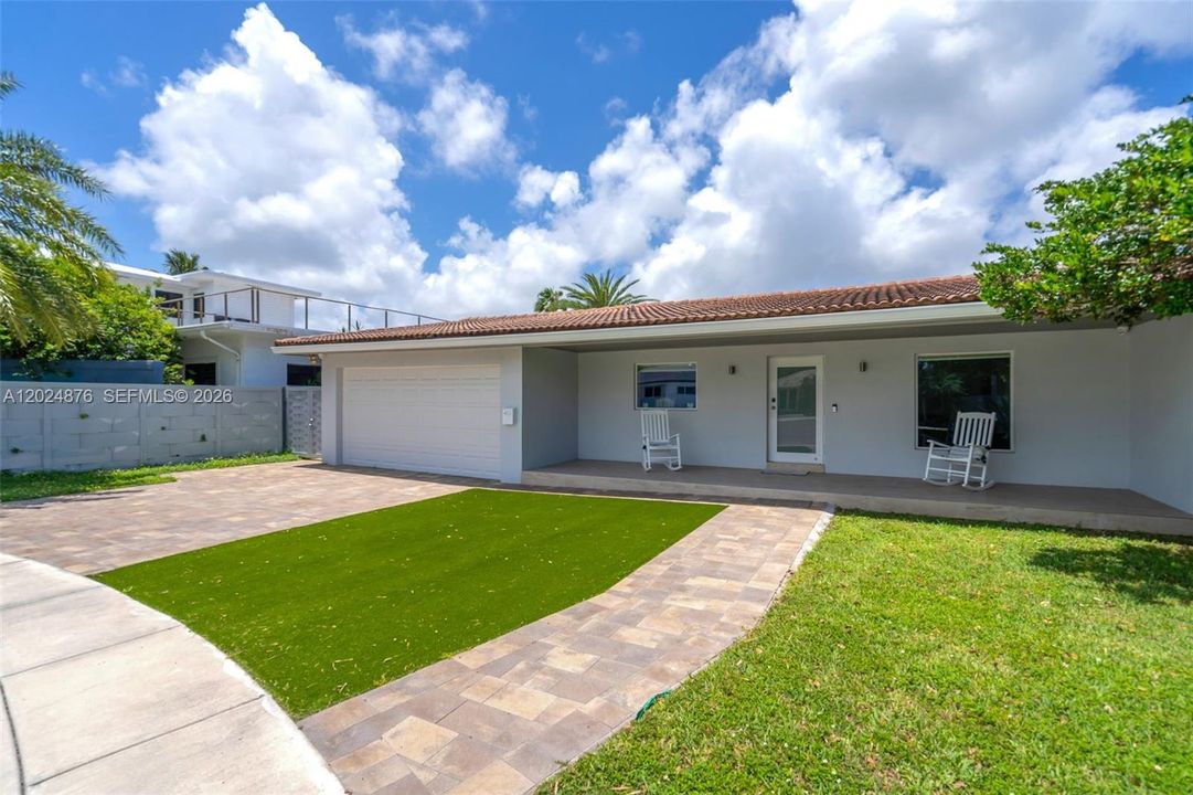 En Venta: $3,500,000 (4 camas, 3 baños, 2687 Pies cuadrados)
