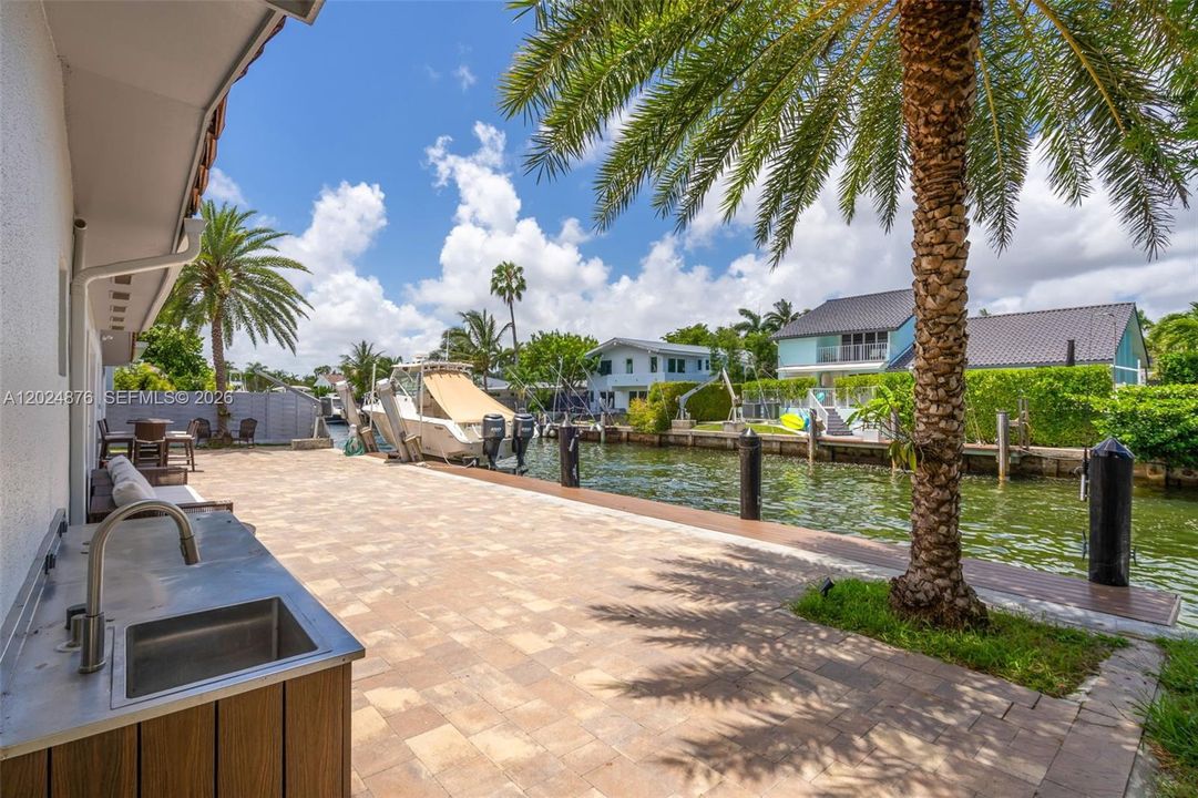 En Venta: $3,500,000 (4 camas, 3 baños, 2687 Pies cuadrados)