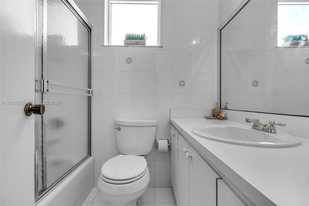 En Venta: $3,500,000 (4 camas, 3 baños, 2687 Pies cuadrados)