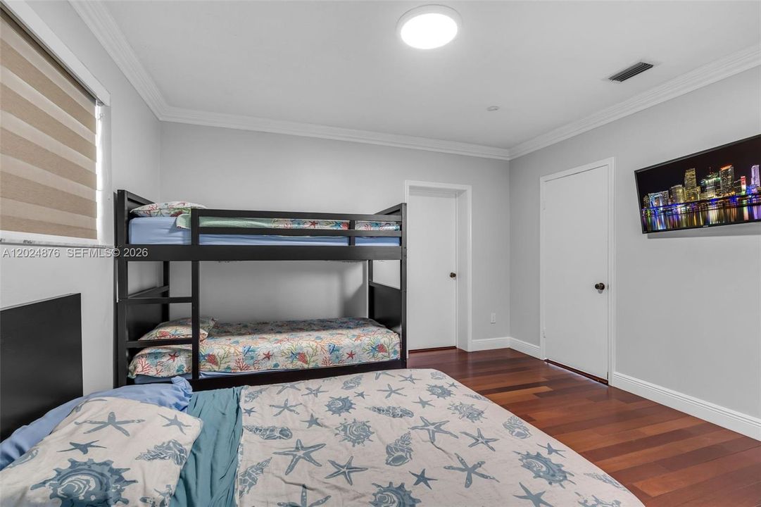 En Venta: $3,500,000 (4 camas, 3 baños, 2687 Pies cuadrados)