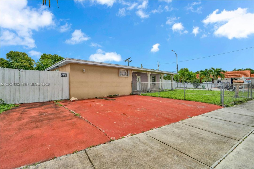 For Sale: $650,000 (3 beds, 2 baths, 1645 Square Feet)
