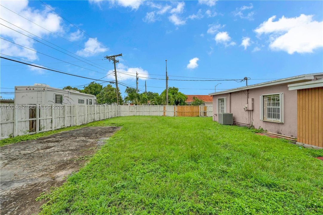 For Sale: $650,000 (3 beds, 2 baths, 1645 Square Feet)