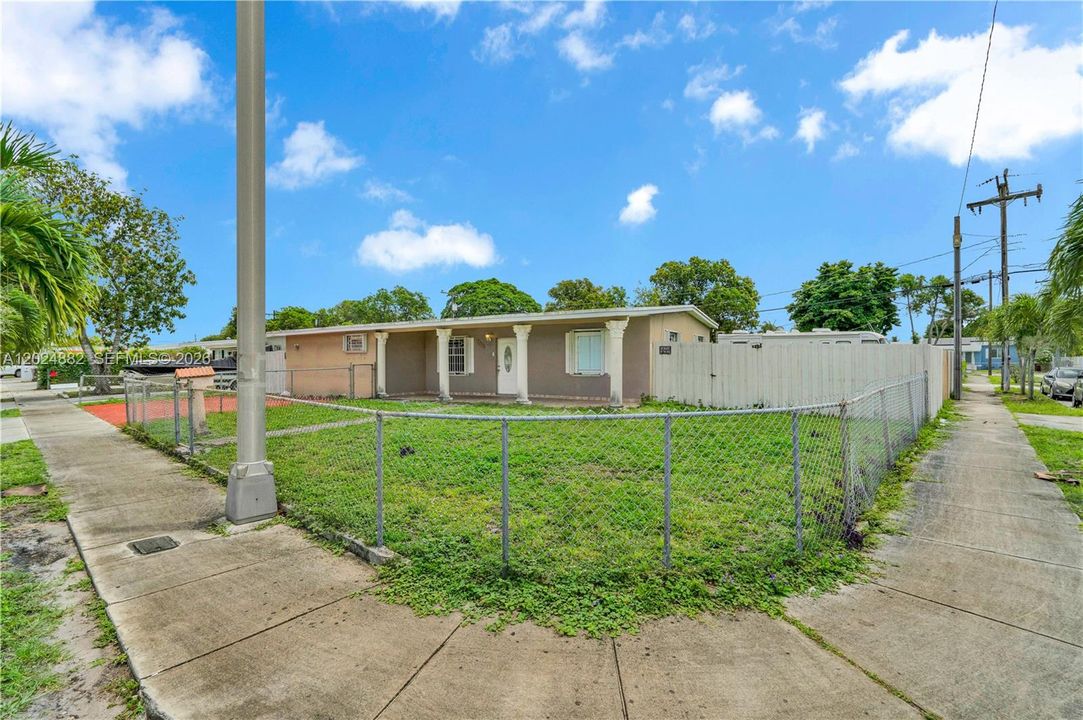For Sale: $650,000 (3 beds, 2 baths, 1645 Square Feet)