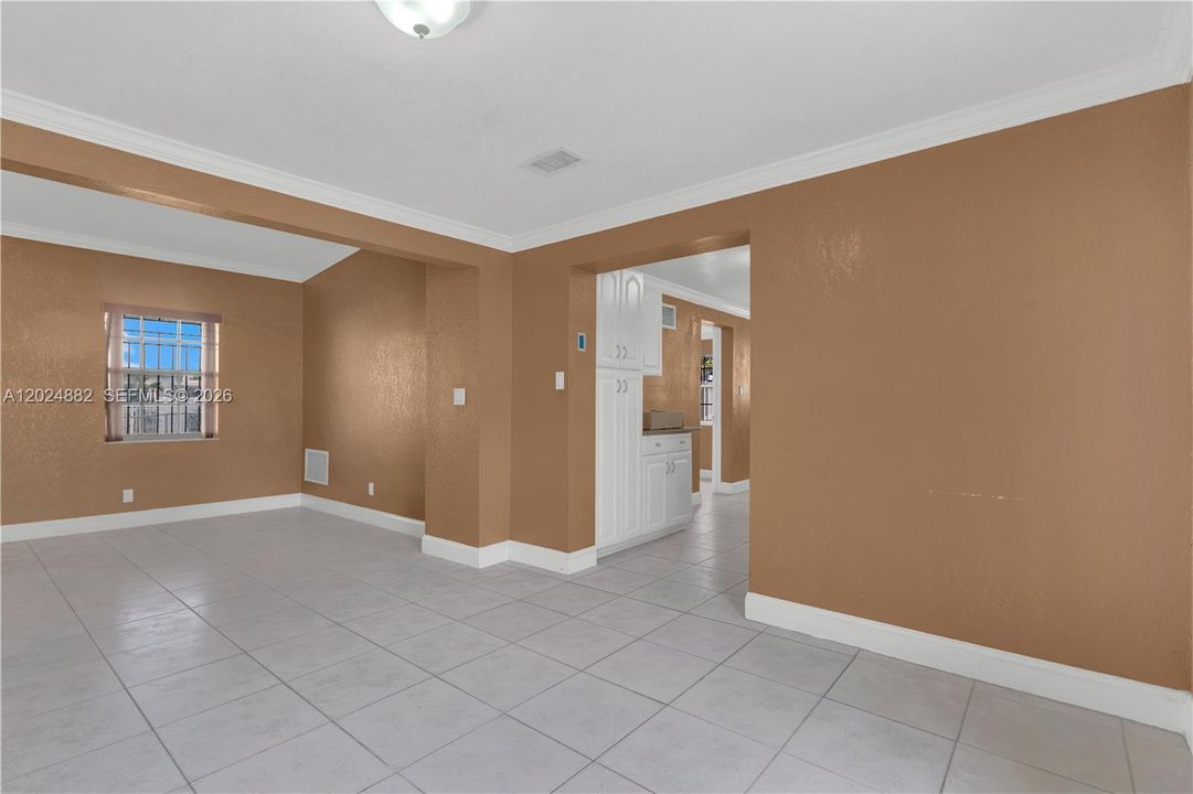 For Sale: $650,000 (3 beds, 2 baths, 1645 Square Feet)