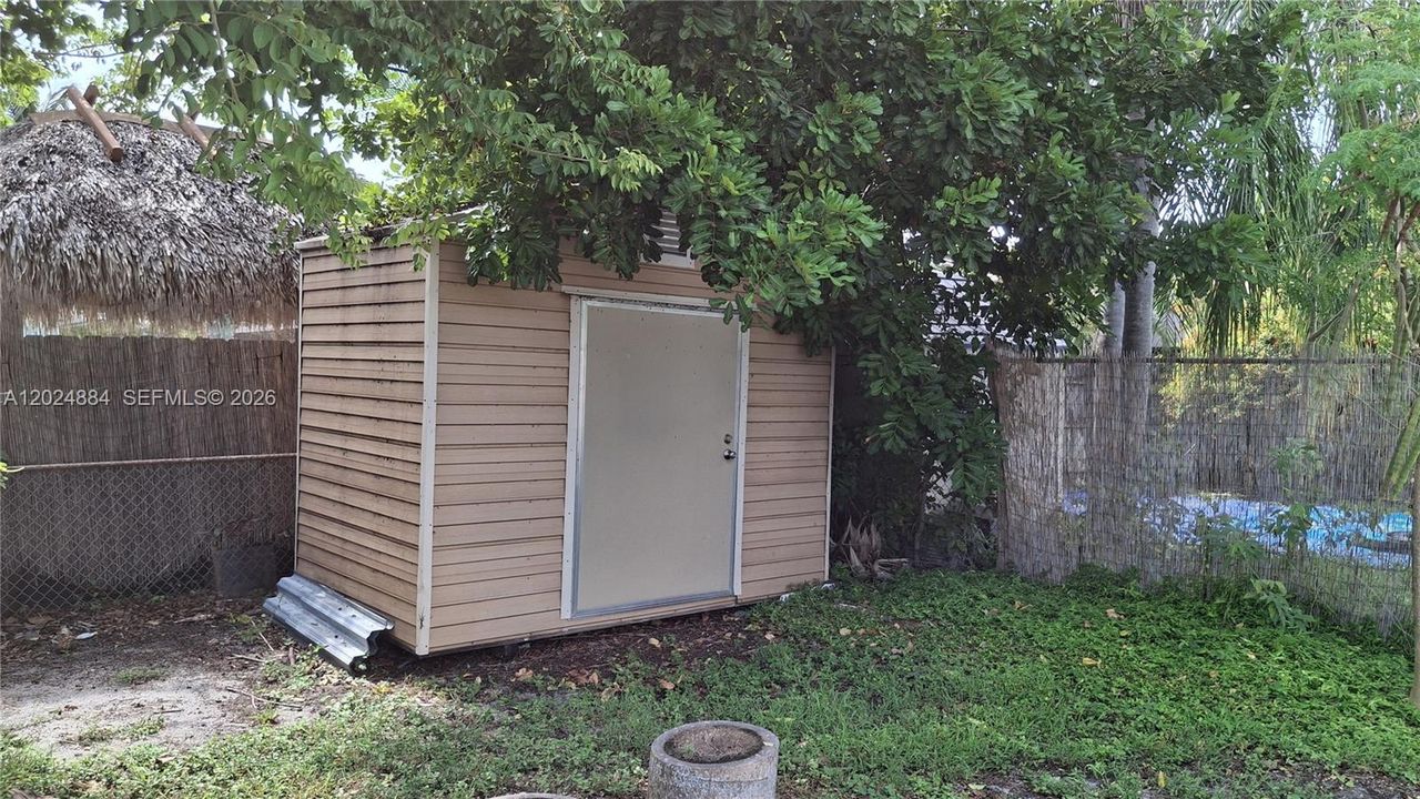 For Rent: $2,850 (3 beds, 2 baths, 1180 Square Feet)