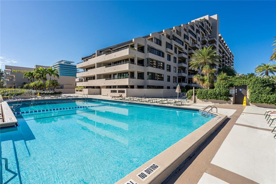 For Rent: $6,500 (2 beds, 2 baths, 1532 Square Feet)