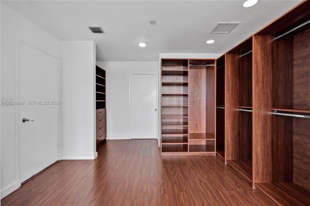 For Rent: $6,500 (2 beds, 2 baths, 1532 Square Feet)